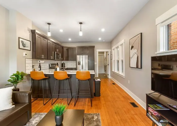 Modern Condo In The Heart Of Uptown Butte - Unit B