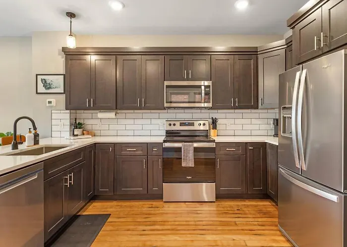 Modern Condo In The Heart Of Uptown Butte - Unit B