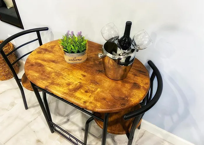 Lovely Rental Unit With Independent Entrance Apt # 1