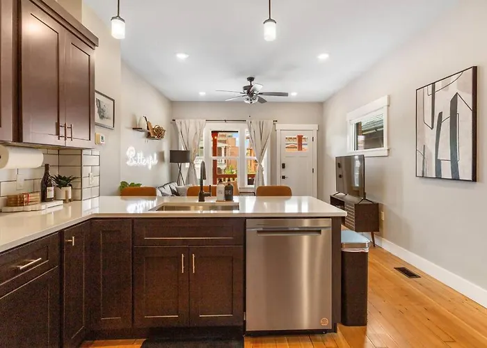 Modern Condo In The Heart Of Uptown Butte - Unit A
