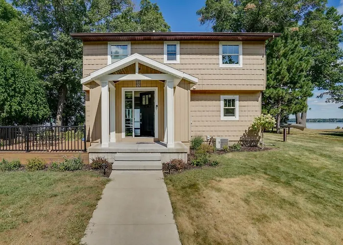 Lakefront Chippewa Falls Haven W/ Private Deck!