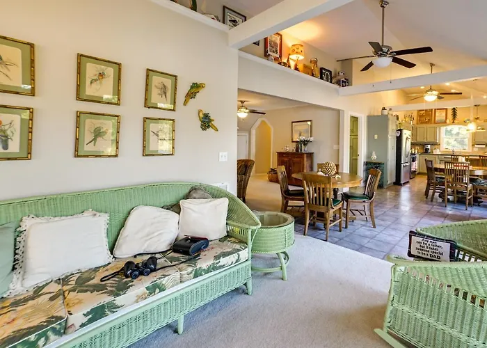 Pet-Friendly New Concord Vacation Rental On Lake!