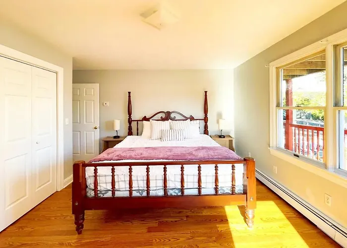 Modern Home Off I-95 Perfect For Families & Business Stay With Ample Parking