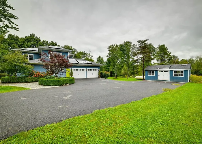 Secluded Ithaca Home W/ Hot Tub ~ 5 Mi To Cornell!