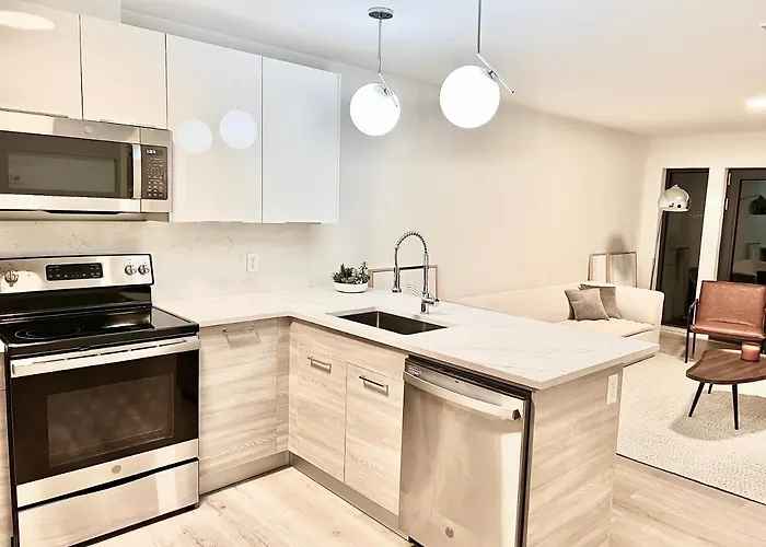 Modern 2 Bed Furnished Apartment In Quincy