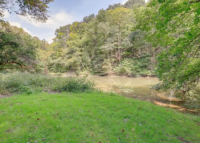 Creekfront Max Meadows Mobile Home With Deck!
