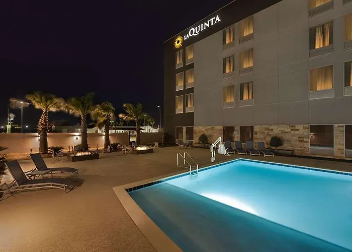 La Quinta Inn Suites Del Rio