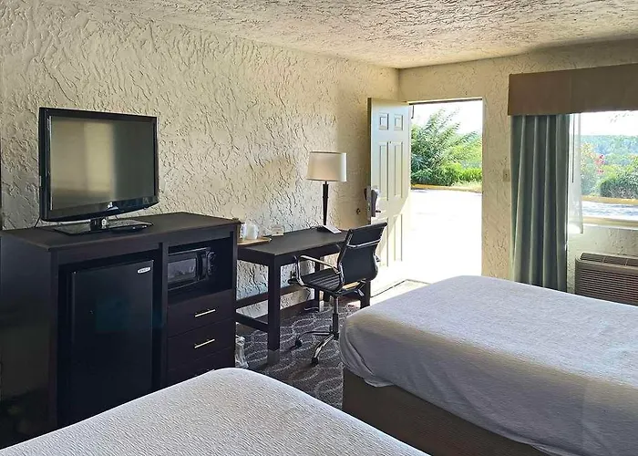 Quality Inn Clinton North