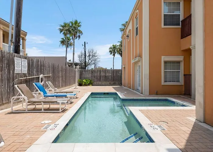 Luxury 3 Bed 2 Bath 2Nd Floor Condo By Beach
