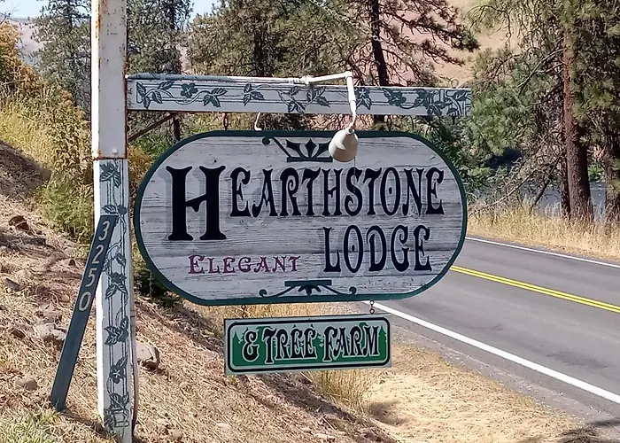 Hearthstone Elegant Lodge