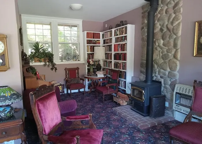 Hearthstone Elegant Lodge