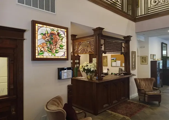 Hearthstone Elegant Lodge