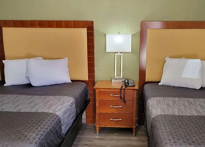 Super 8 El Centro N