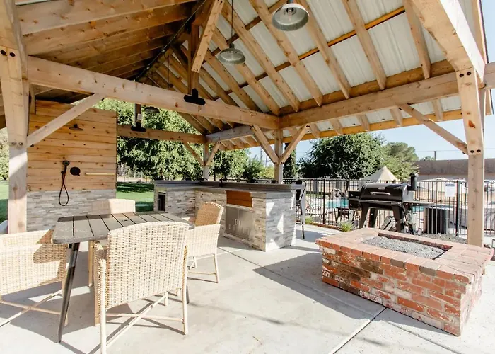 Beautiful Spacious Guest Home