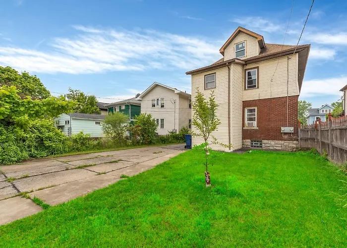 Renovated Main Floor Large 3 Bed House