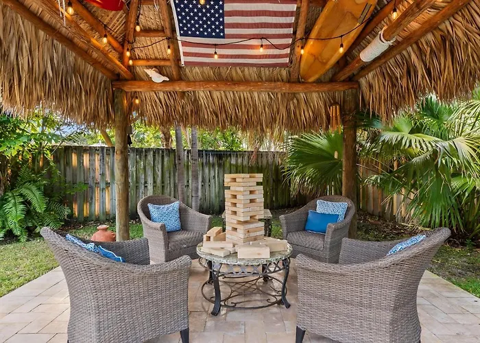 Solar Heated Pool Spa Tiki Hut Huge Backyard Hammock Retro Bikes