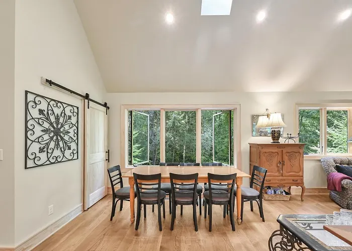 Amenity-Packed Holiday Home