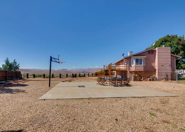 The Ultimate Adventure Basecamp Near Lake Powell