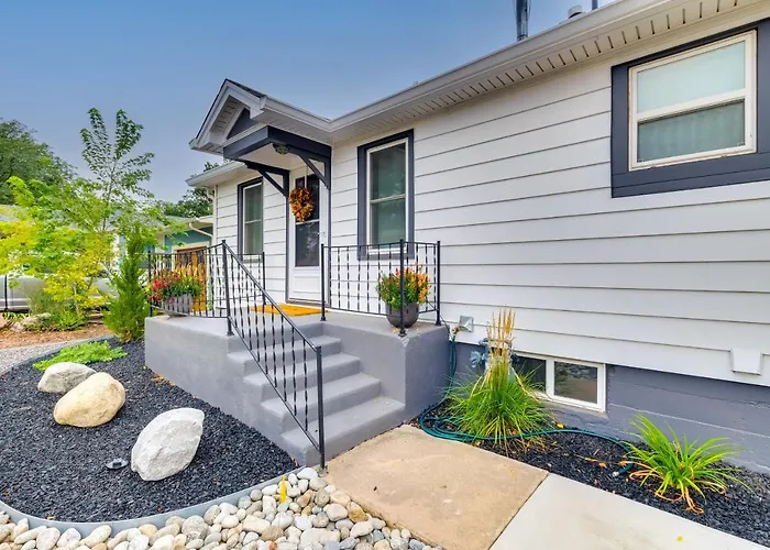 Loveland Retreat W/ Bicycles, Deck & Fire Pit!