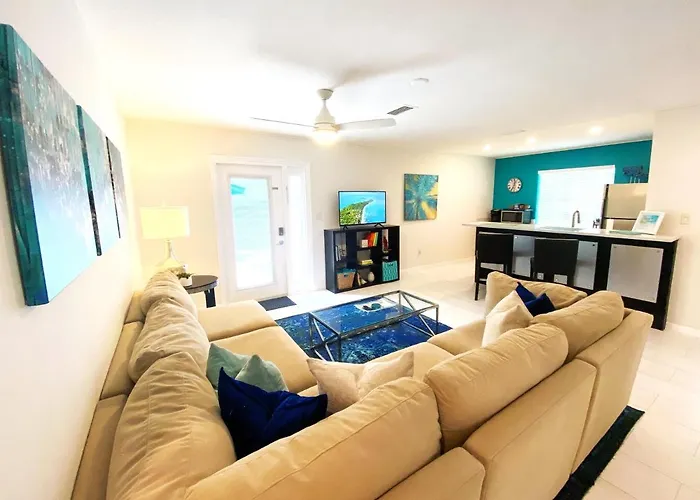 Tropical And Tranquil Bradenton Hideaway