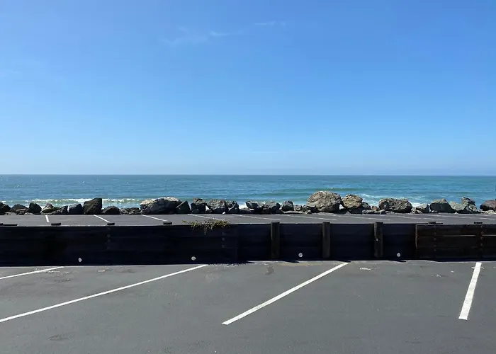 Sea Breeze Motel