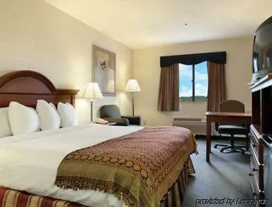 Baymont Inn & Suites Rochelle