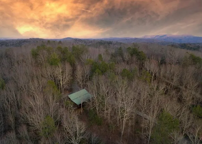 Serene Cabin*Mountain Views*Hot Tub*Large Decks