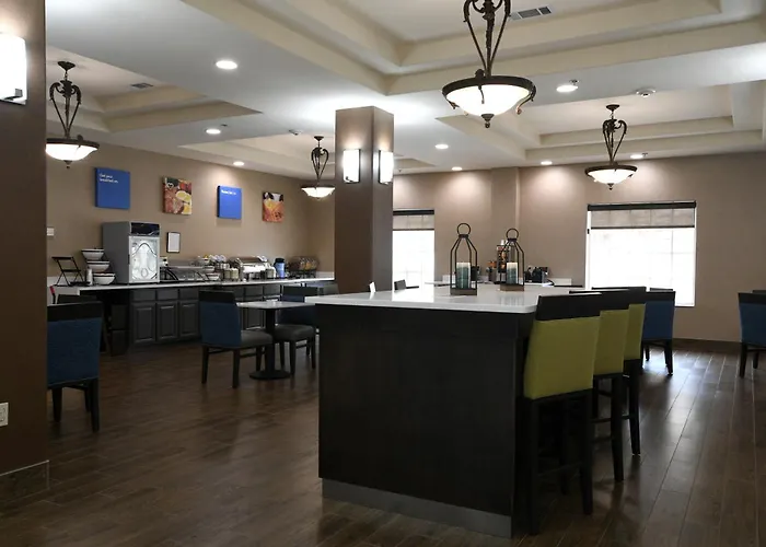 Baymont Inn & Suites By Wyndham Glen Rose