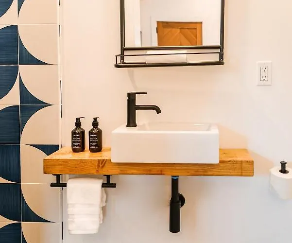 Mini Shortboard Room With A Queen Bed