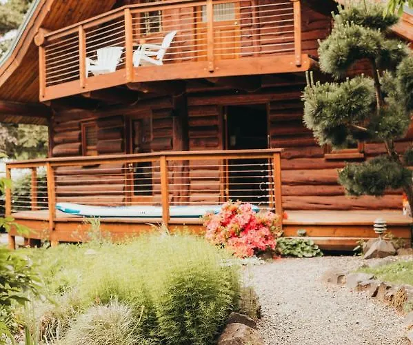 Wilder And Pine Riverside Cabins