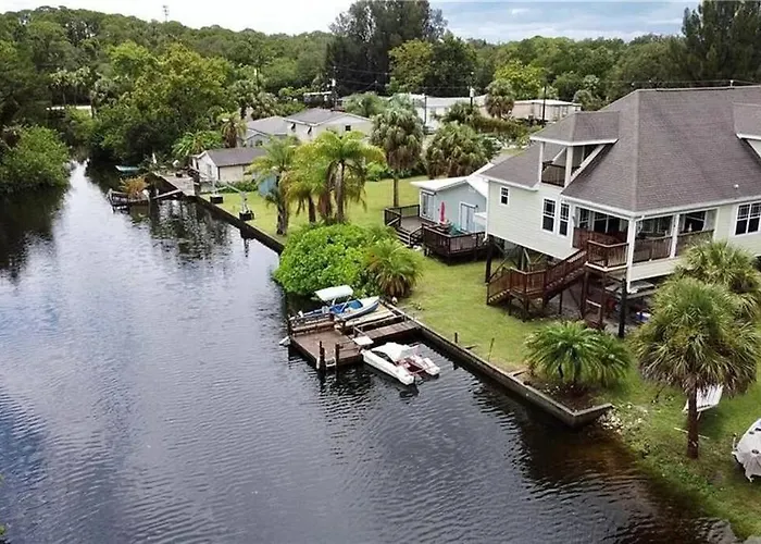 4Br Private Dock, Warm Spring Canal, Kayaks, Canoe