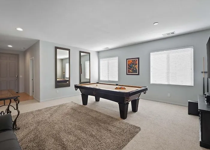 Walking Distance To Coachella And Stagecoach With 4 Bedrooms