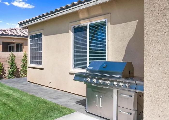 Walking Distance To Coachella And Stagecoach With 4 Bedrooms