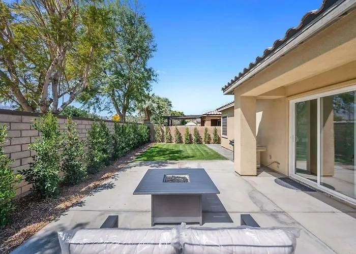 Walking Distance To Coachella And Stagecoach With 4 Bedrooms