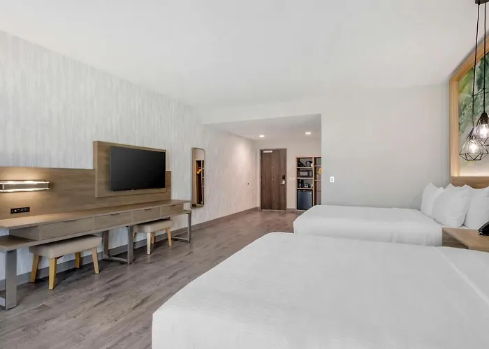 Best Western Plus Winter Haven Inn & Suites
