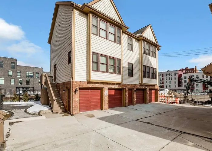 Lumber Barons Detroit Brush Park Penthouse 3Br 2 Kings 1 Queen 2 Baths 1 Car Garage