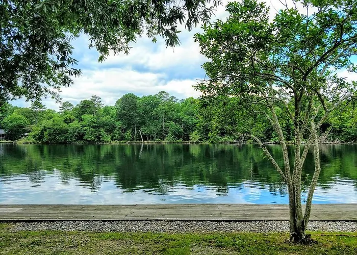 Perfect Lake Retreat