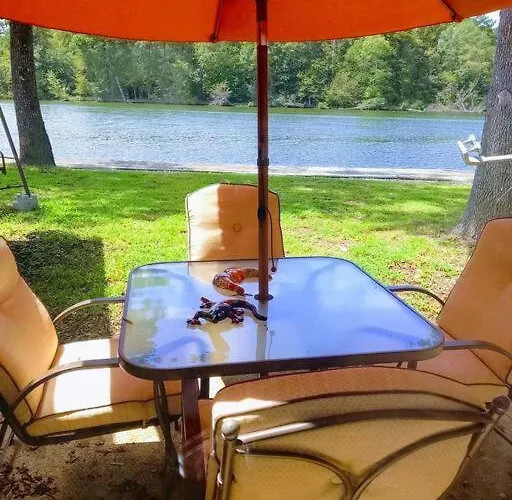 Perfect Lake Retreat
