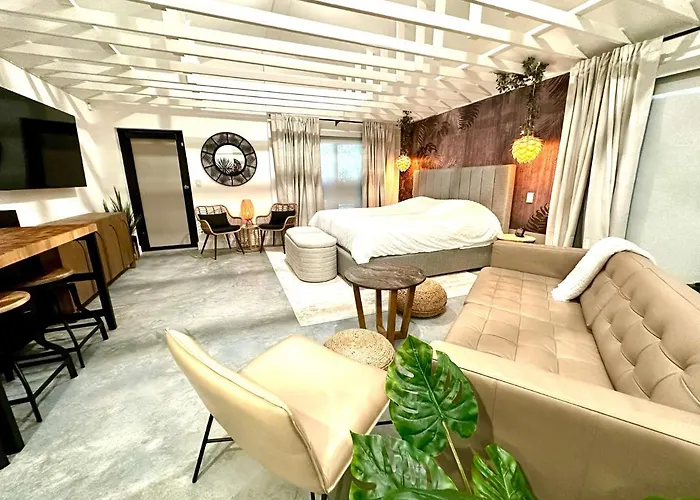 Zen.Modern.Hip “Studio 501” Beach,Scuba,Downtown