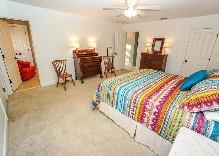 Ideal Location! Perfect For Graduations And Lowcountry Getaways!
