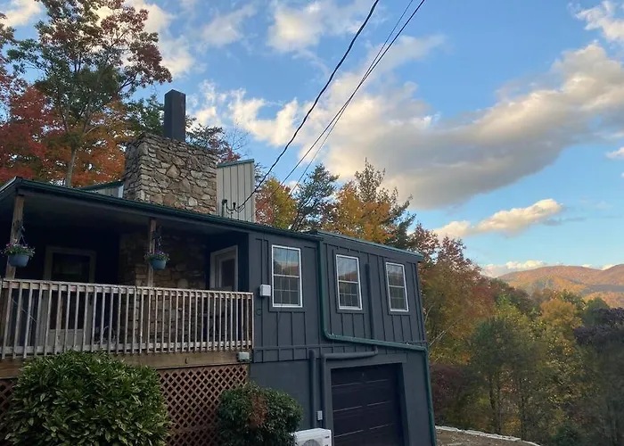 Cabin With A View In Hot Springs—Walk To At