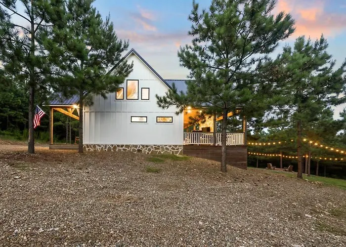 Double Arrow Cabin