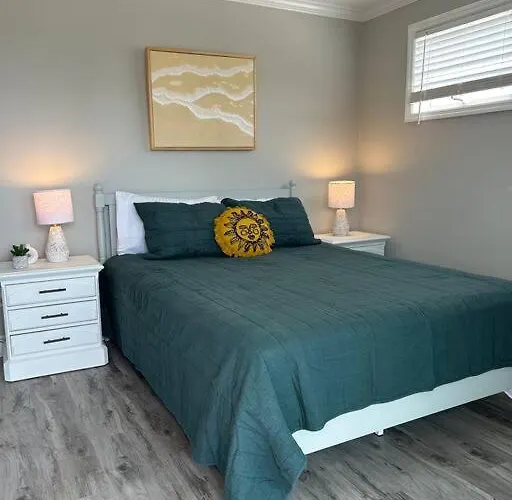 Holden Beach House Second Row With Surround Views!
