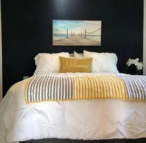 Santa Barbara Serenity Large 1-Bedroom Guest Apt.