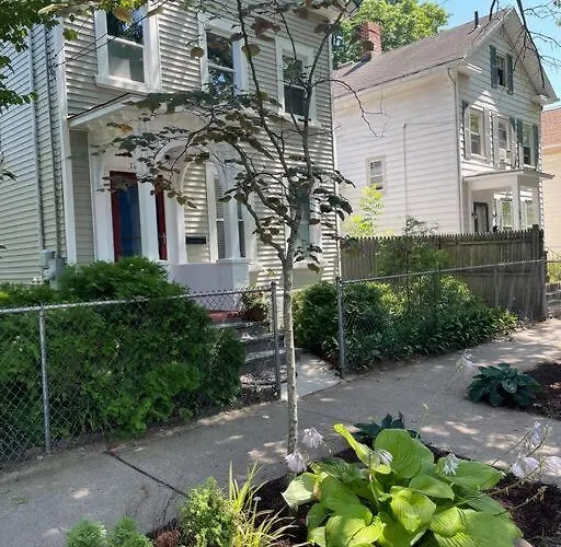 Historic Peaceful Apartment