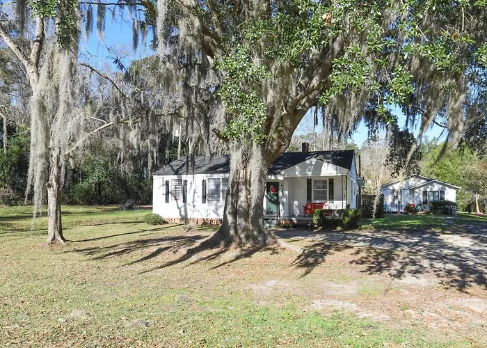 Summertime Home For 8, Fast Ev Chargerpets Fenced Yard
