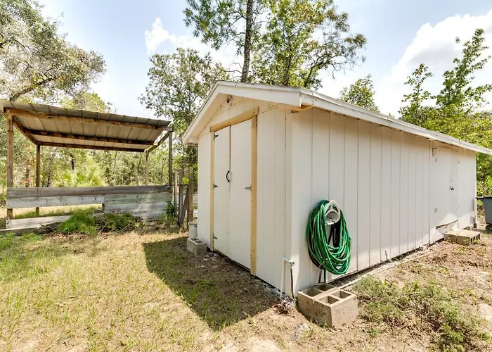 Weeki Wachee Home W/ Fire Pit: 13 Mi To Ocean!