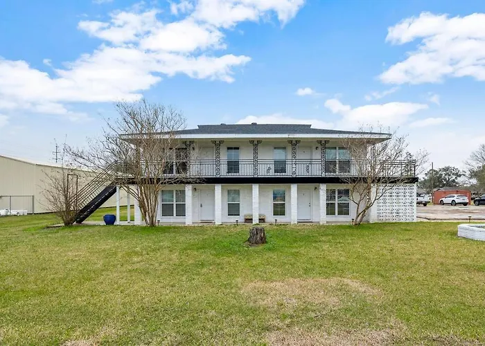 Quiet Apartment In Iowa, La