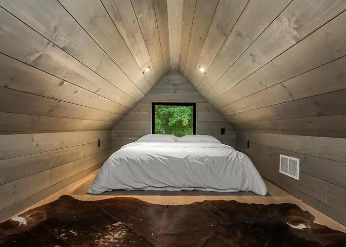 Hidden Acres Vestur Cabin