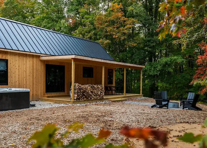 Hidden Acres Vestur Cabin
